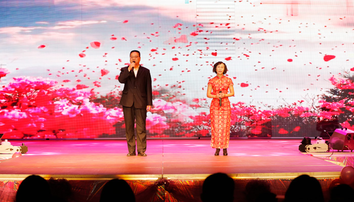 “阳光路上,奋力前行”——我们2016年元旦晚会隆重举行 “阳光路上,奋力前行”——我们2016年元旦晚会隆重举行
