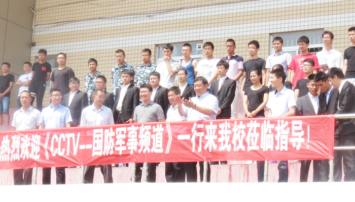 我们国旗护卫队接受CCTV-国防军事频道检阅采访