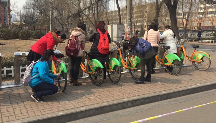 我们各学生党支部开展“传承雷锋精神 弘扬核心价值观”学习雷锋主题月活动 我们各学生党支部开展“传承雷锋精神 弘扬核心价值观”学习雷锋主题月活动