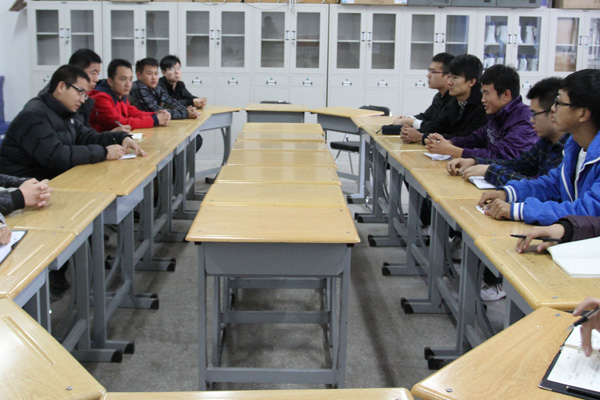 我们召开新生座谈会 我们召开新生座谈会