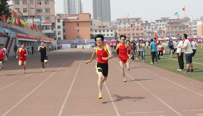我们在太阳集团网tyc97282013年田径运动会上取得优异成绩 我们在太阳集团网tyc97282013年田径运动会上取得优异成绩