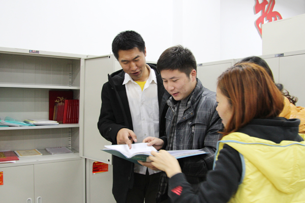 我们长风校区2010级开展辅导员档案检查评比活动