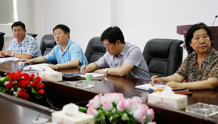 我们召开学位评定委员会2014年第一次会议