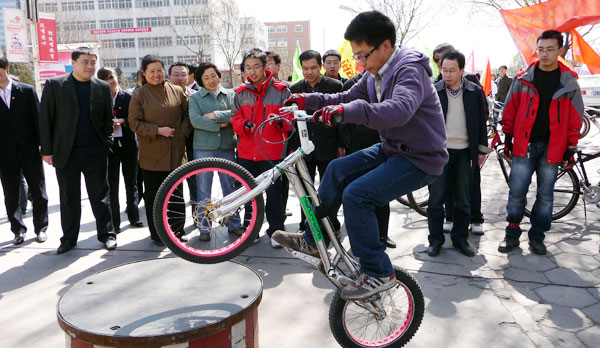 我们举办第二届“现代风华”校园文化节