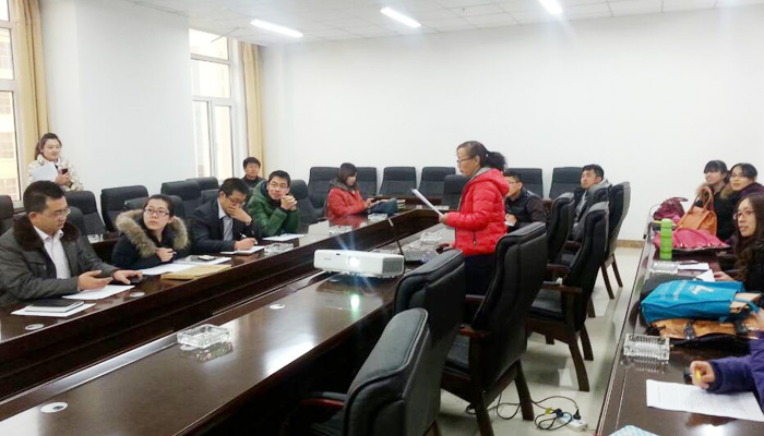 我们召开2013年度班主任述职大会 我们召开2013年度班主任述职大会