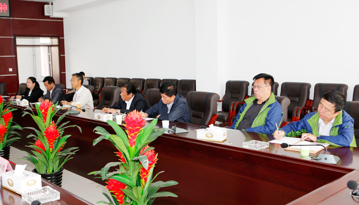 我们召开党委中心组(扩大)会议传达学习学校第二次党代会精神 我们召开党委中心组(扩大)会议传达学习学校第二次党代会精神