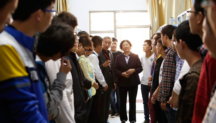新校区迎来新同学——孝义校区2014迎新侧记 新校区迎来新同学——孝义校区2014迎新侧记
