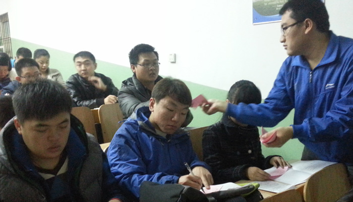 我们第二学生党总支召开党员发展大会 我们第二学生党总支召开党员发展大会