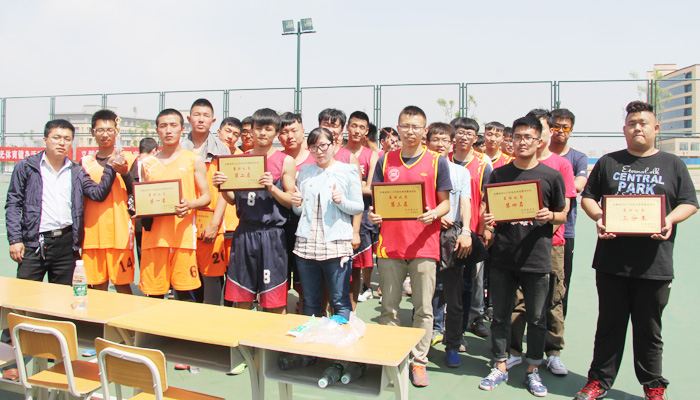 我们2015年阳光体育健身活动篮球比赛圆满结束 我们2015年阳光体育健身活动篮球比赛圆满结束