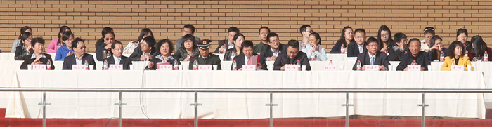 我们隆重举行2013级新生开学典礼暨军训动员大会 我们隆重举行2013级新生开学典礼暨军训动员大会