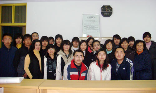 实际行动体现模范作用、义务劳动彰显党员本色――我们国贸、市营学生党支部积极参加义务劳动