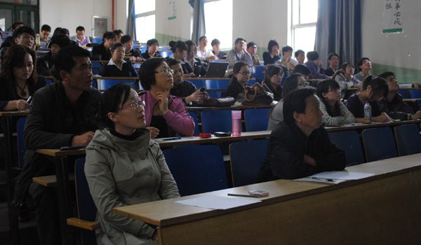 千峰校区召开班级学风建设经验交流会 千峰校区召开班级学风建设经验交流会