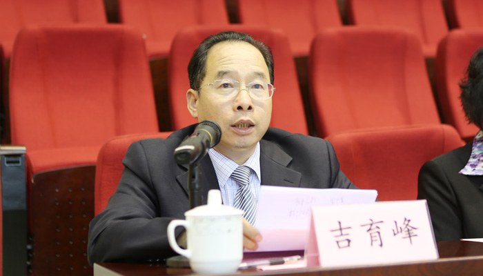我们举行2015级新生开学典礼暨军训动员大会 我们举行2015级新生开学典礼暨军训动员大会