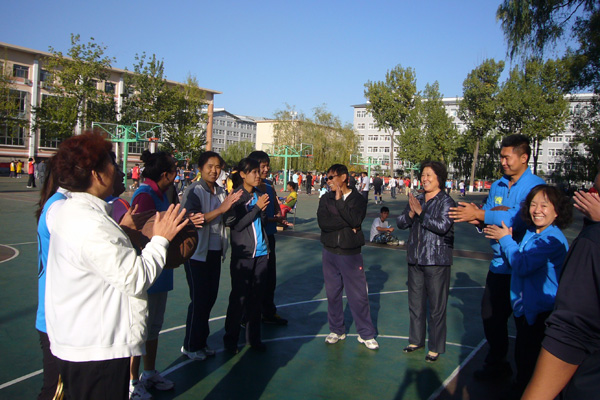 我们篮球队挺进太阳集团网tyc9728教职工篮球赛八强 我们篮球队挺进太阳集团网tyc9728教职工篮球赛八强
