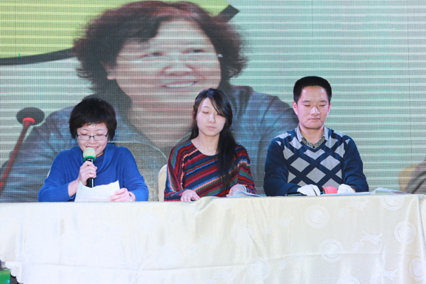 我们2013年教职工新年联欢会隆重举行 我们2013年教职工新年联欢会隆重举行