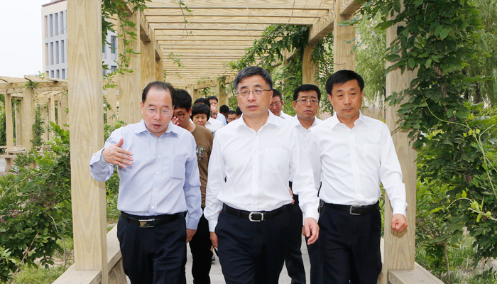 我们举行2016级新生开学典礼 我们举行2016级新生开学典礼