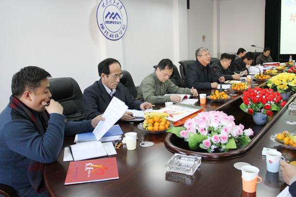我们召开2012版培养计划修订研讨会 我们召开2012版培养计划修订研讨会