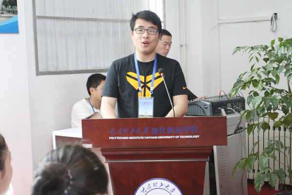 我们召开校友大会 我们召开校友大会