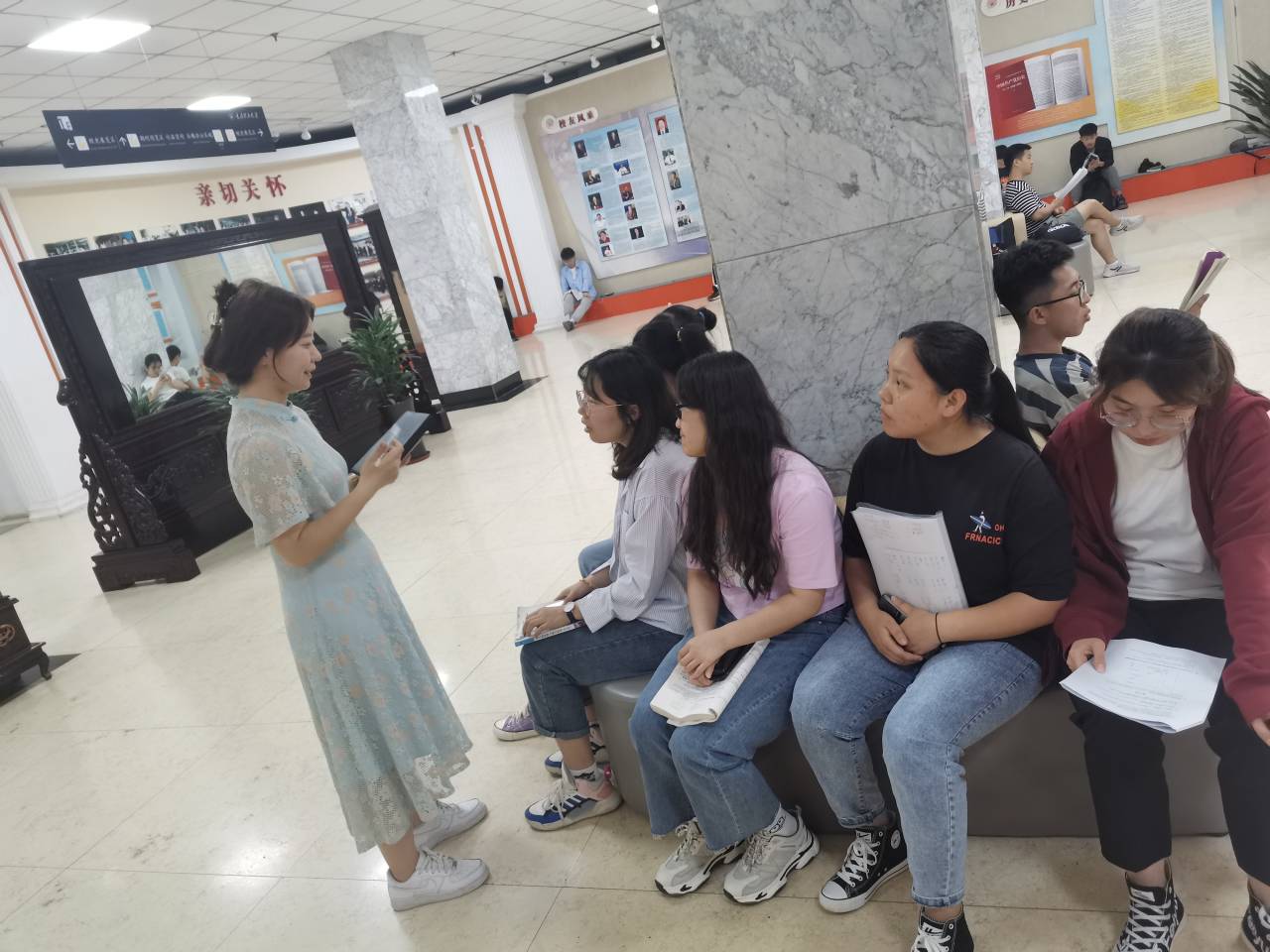 现代自测学生党支部深入开展“我为群众办实事”实践活动 现代自测学生党支部深入开展“我为群众办实事”实践活动