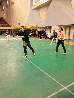 我们在太阳集团网tyc9728教职工羽毛球团体赛中斩获冠军