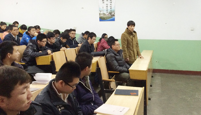 我们第二学生党总支召开专题组织生活会