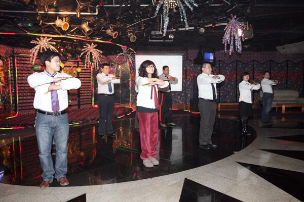 我们工会举行2010年迎新联欢活动