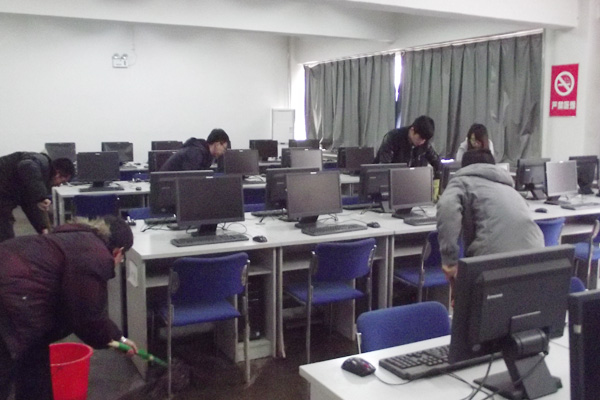 机械材料党支部开展学雷锋主题活动 机械材料党支部开展学雷锋主题活动