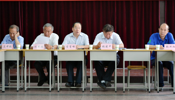 院党委召开“两学一做”学习教育推进会 院党委召开“两学一做”学习教育推进会