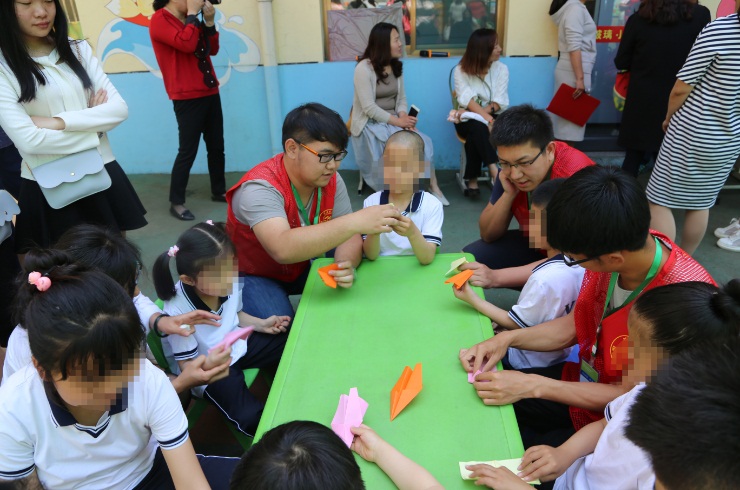 我们大学生参加心系残障儿童志愿服务活动 我们大学生参加心系残障儿童志愿服务活动