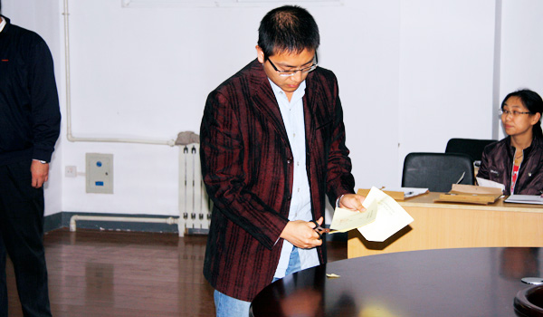 我们召开第一届第一次教职工暨工会会员代表大会 我们召开第一届第一次教职工暨工会会员代表大会