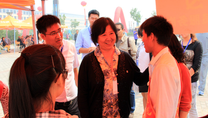 我们十七学生党支部开展迎新志愿服务活动 我们十七学生党支部开展迎新志愿服务活动