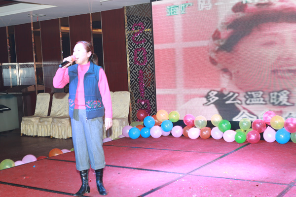 我们2013年教职工新年联欢会隆重举行 我们2013年教职工新年联欢会隆重举行