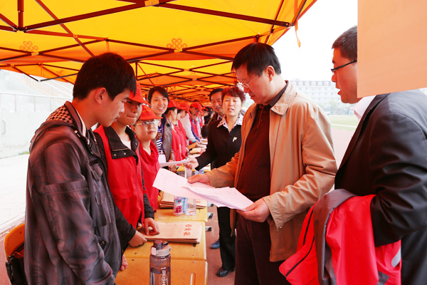 我们2012级新生迎新工作圆满结束 我们2012级新生迎新工作圆满结束