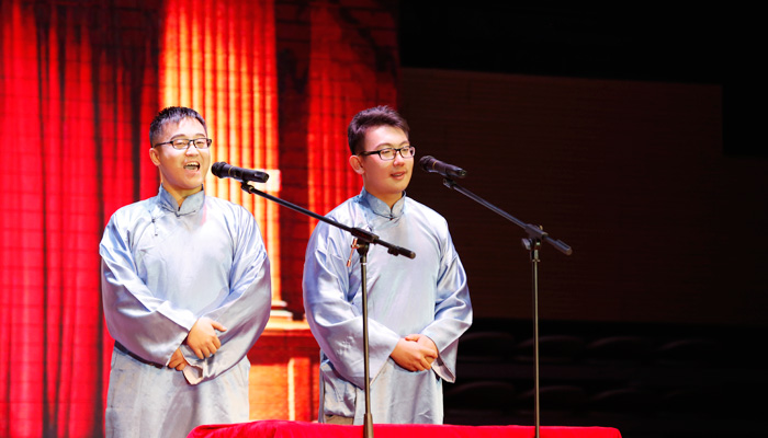 “阳光路上,奋力前行”——我们2016年元旦晚会隆重举行 “阳光路上,奋力前行”——我们2016年元旦晚会隆重举行