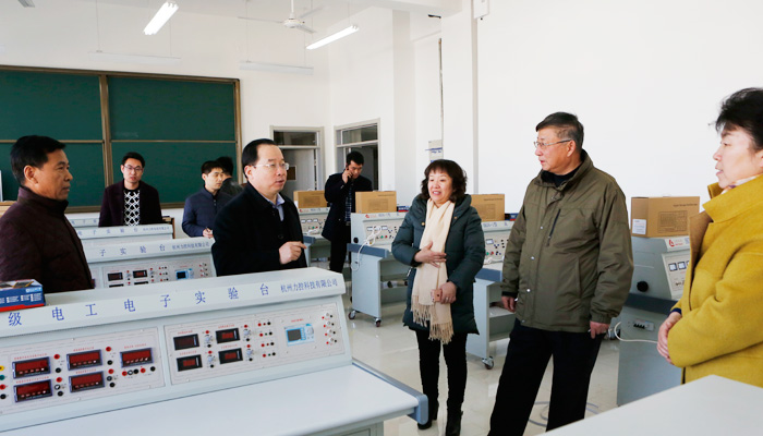 我们对新学期开学工作进行检查 我们对新学期开学工作进行检查