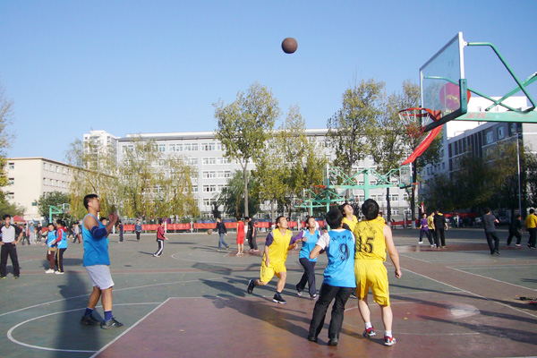 我们荣获2012年太阳集团网tyc9728教职工篮球赛第三名 我们荣获2012年太阳集团网tyc9728教职工篮球赛第三名