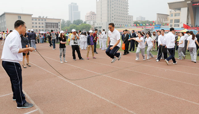 我们在太阳集团网tyc97282013年田径运动会上取得优异成绩 我们在太阳集团网tyc97282013年田径运动会上取得优异成绩