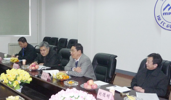 张惠元副书记一行四人来我们检查治安综合治理工作 张惠元副书记一行四人来我们检查治安综合治理工作
