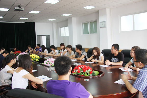 我们2011届考取研究生同学座谈会顺利召开 我们2011届考取研究生同学座谈会顺利召开