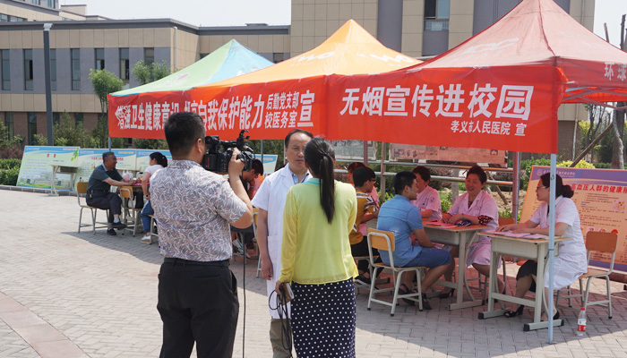 后勤党支部开展卫生宣传服务活动 后勤党支部开展卫生宣传服务活动