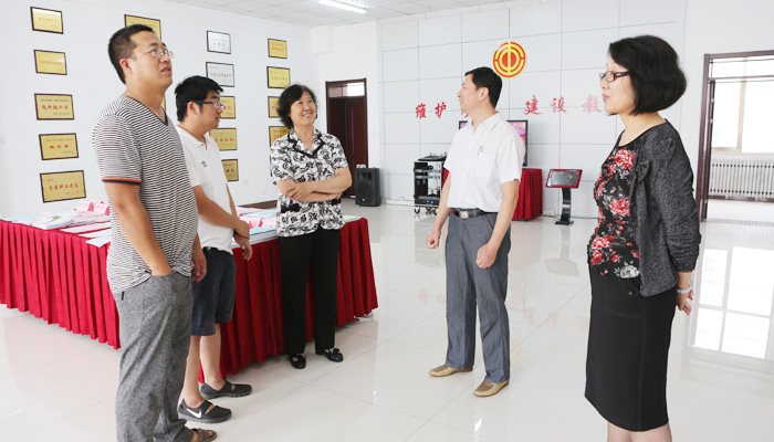 校工会一行到我们检查验收五星级基层工会创建工作