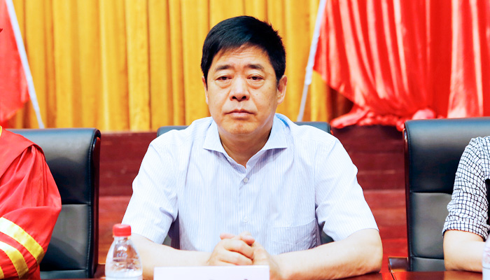 我们举行2016届毕业生毕业典礼暨学位授予大会 我们举行2016届毕业生毕业典礼暨学位授予大会