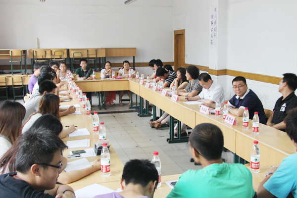 我们召开2012届毕业生党员座谈会 我们召开2012届毕业生党员座谈会