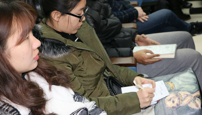 我们孝义校区举办学习贯彻落实党的十八届六中全会精神专题讲座 我们孝义校区举办学习贯彻落实党的十八届六中全会精神专题讲座