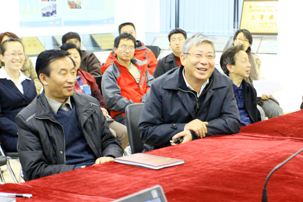梁丽萍副校长莅临我们做党的十七届六中全会精神专题辅导 梁丽萍副校长莅临我们做党的十七届六中全会精神专题辅导