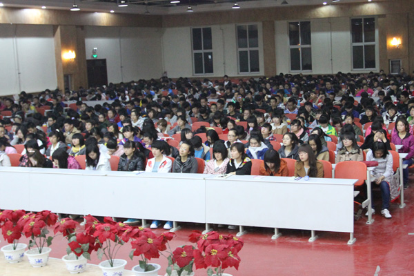 2012级新生入学教育讲座--我的大学与我的未来 2012级新生入学教育讲座--我的大学与我的未来