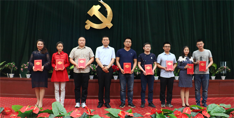 我们成功举办第八届全国大学生电子商务“创新、创意及创业”挑战赛校级决赛 我们成功举办第八届全国大学生电子商务“创新、创意及创业”挑战赛校级决赛