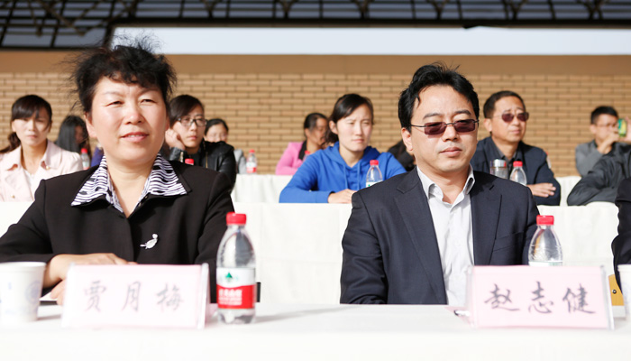 我们隆重举行2013级新生开学典礼暨军训动员大会 我们隆重举行2013级新生开学典礼暨军训动员大会