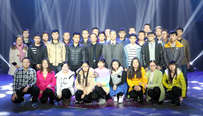我们师生参加《我要创业》栏目现场录制 我们师生参加《我要创业》栏目现场录制