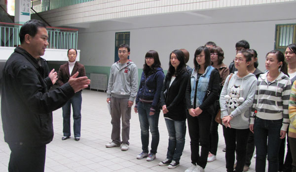 国贸市营党支部与院图书馆举行“创先争优”一对一服务岗挂牌仪式 国贸市营党支部与院图书馆举行“创先争优”一对一服务岗挂牌仪式